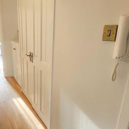 Royal Mile - Bright 2 Bedroom Apartment Edinburgh Dış mekan fotoğraf