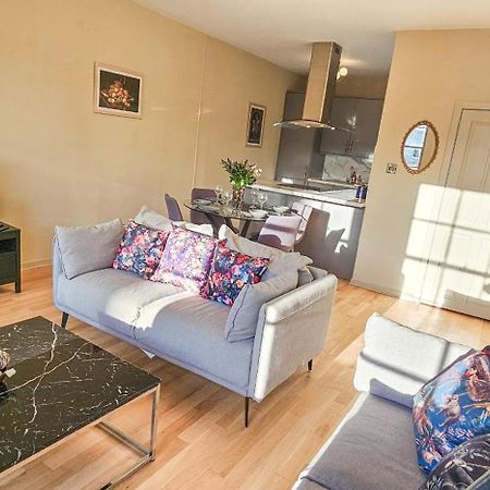 Royal Mile - Bright 2 Bedroom Apartment Edinburgh Dış mekan fotoğraf