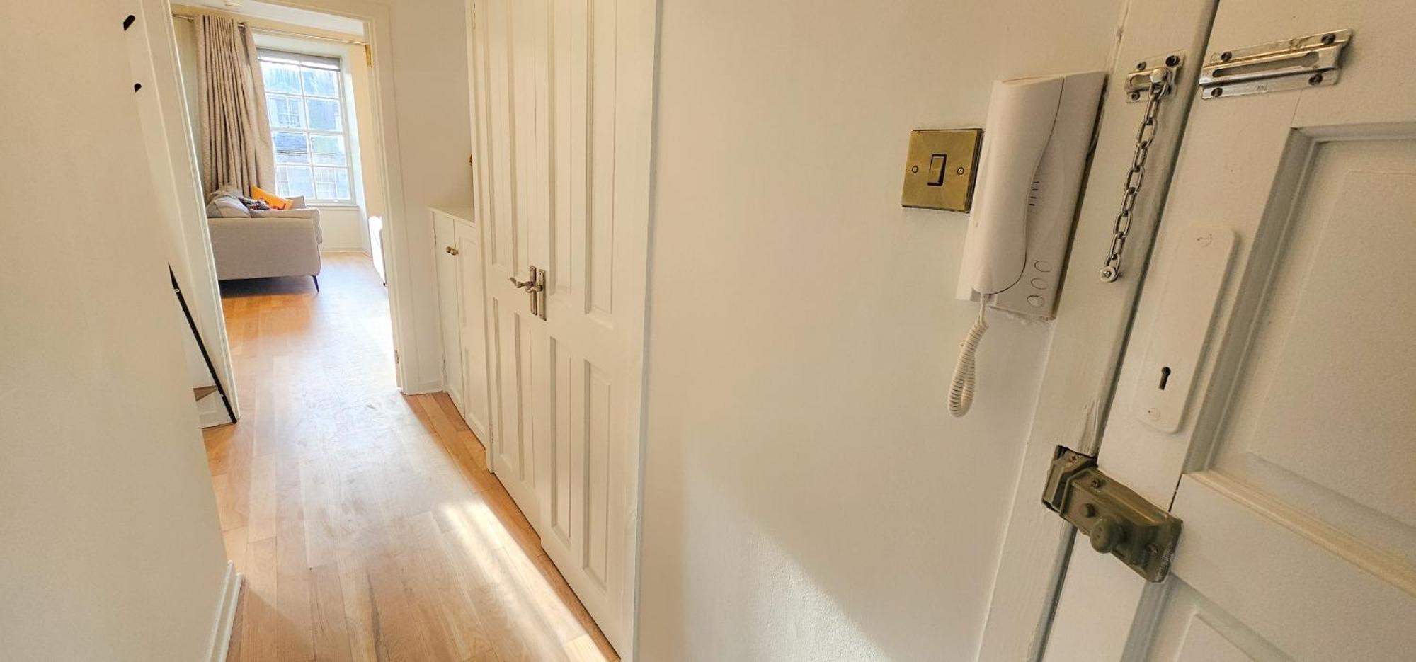Royal Mile - Bright 2 Bedroom Apartment Edinburgh Dış mekan fotoğraf