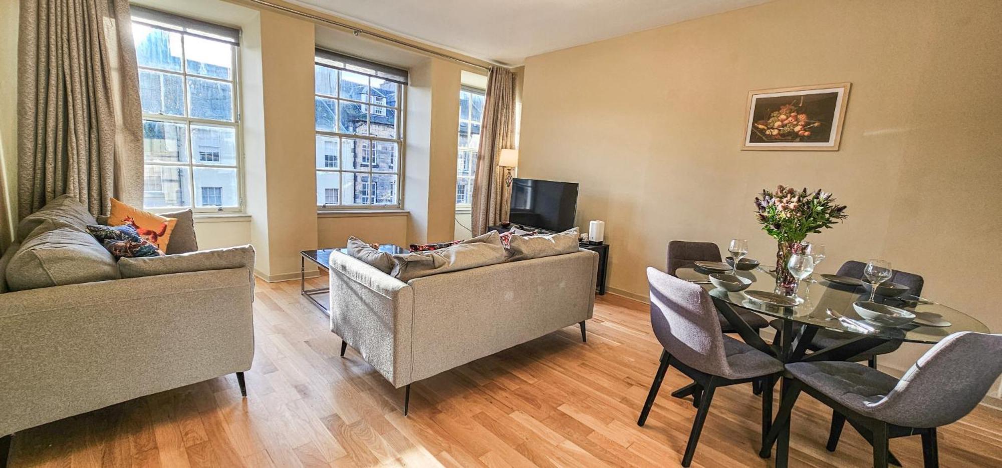 Royal Mile - Bright 2 Bedroom Apartment Edinburgh Dış mekan fotoğraf