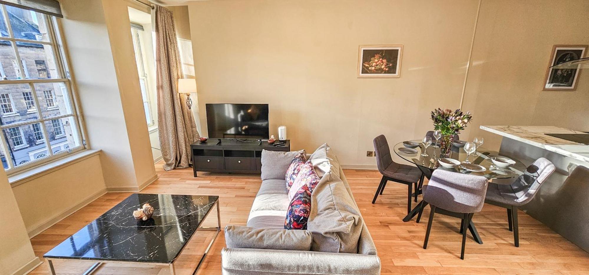 Royal Mile - Bright 2 Bedroom Apartment Edinburgh Dış mekan fotoğraf