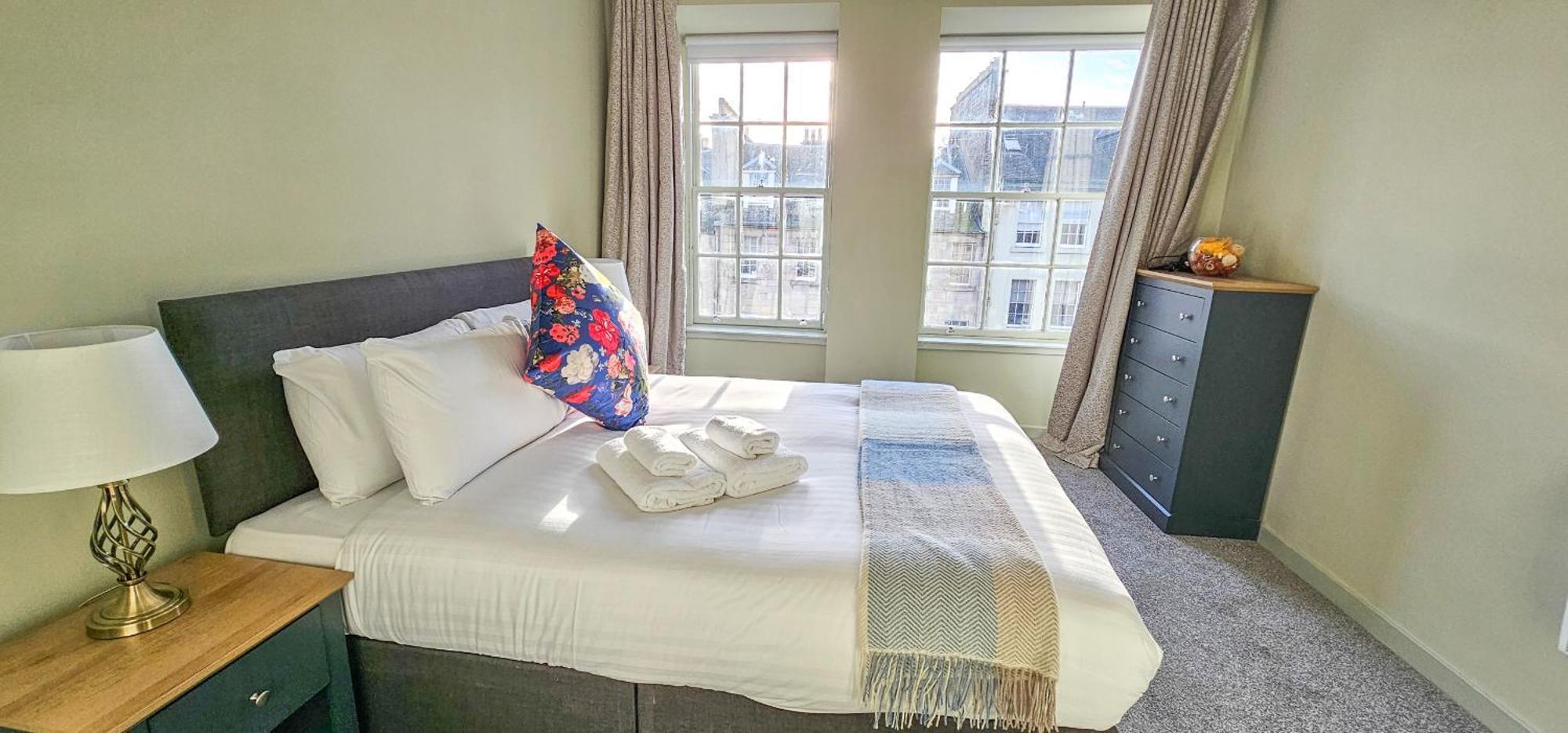 Royal Mile - Bright 2 Bedroom Apartment Edinburgh Dış mekan fotoğraf
