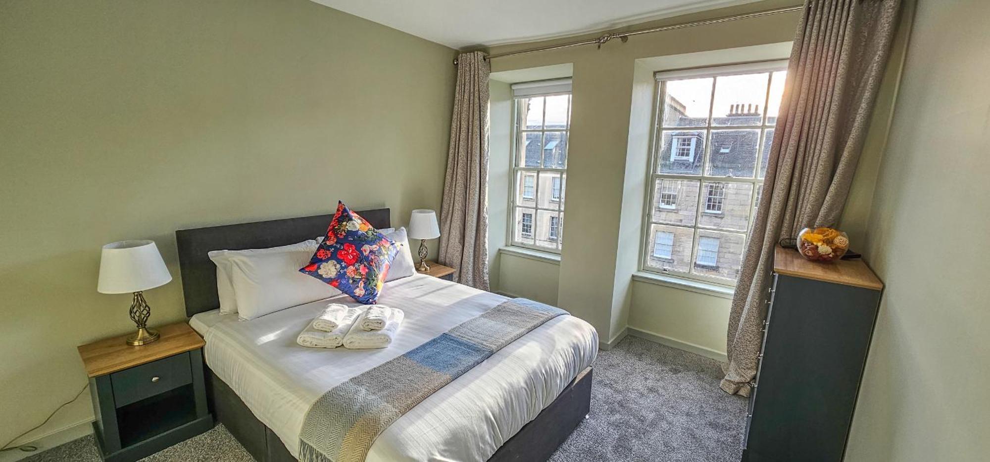 Royal Mile - Bright 2 Bedroom Apartment Edinburgh Dış mekan fotoğraf